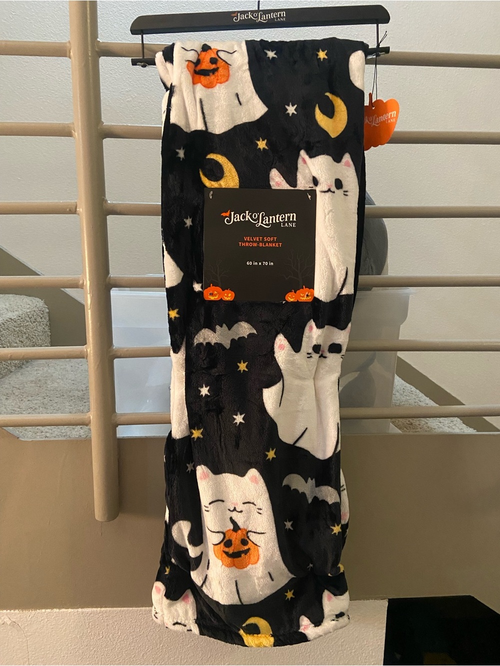 Jack-O'-Lantern Lane Halloween Cat Pajama Blanket - Black & White